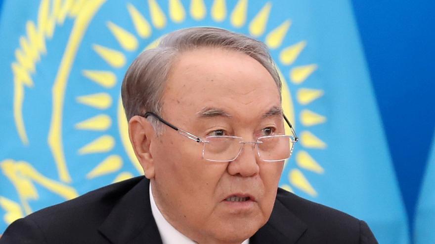 Nazarbayev hükümeti feshetti: Sizler hükümet ve bakanlar değil, sadece korkaklarsınız