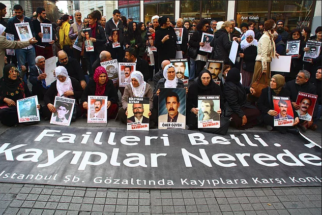 Cumartesi Anneleri gözaltına kaybedilen kadınları andı