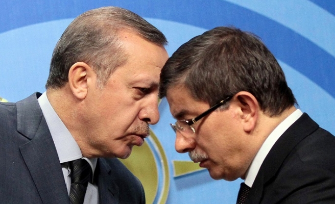 Saray’a ‘meydan okuyan’ Müstafi Başbakan Davutoğlu: Terörle mücadele defterleri açılırsa birçok insan, insan yüzüne çıkamaz