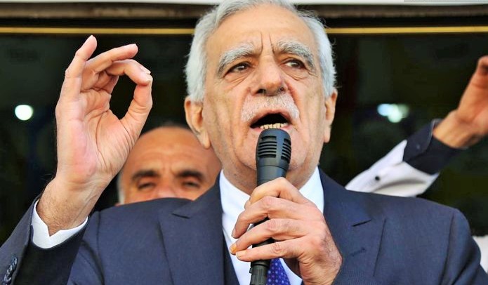 ‘Korkmayın, çekinmeyin’ diyen, Ahmet Türk: Tehditlere boyun eğseydik 46 yıl bu siyaseti sürdürmezdik