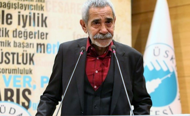 Gözyaşını tutamayan Sanatçı Tanülkü: Bu ödülü şuan cezaevindeki 725 çocuk için aldım