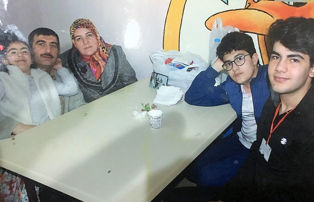 Anne ve baba aynı cezaevinde: Tutuklu Birgül Öğretmen’in böbreğinde kanama başladı