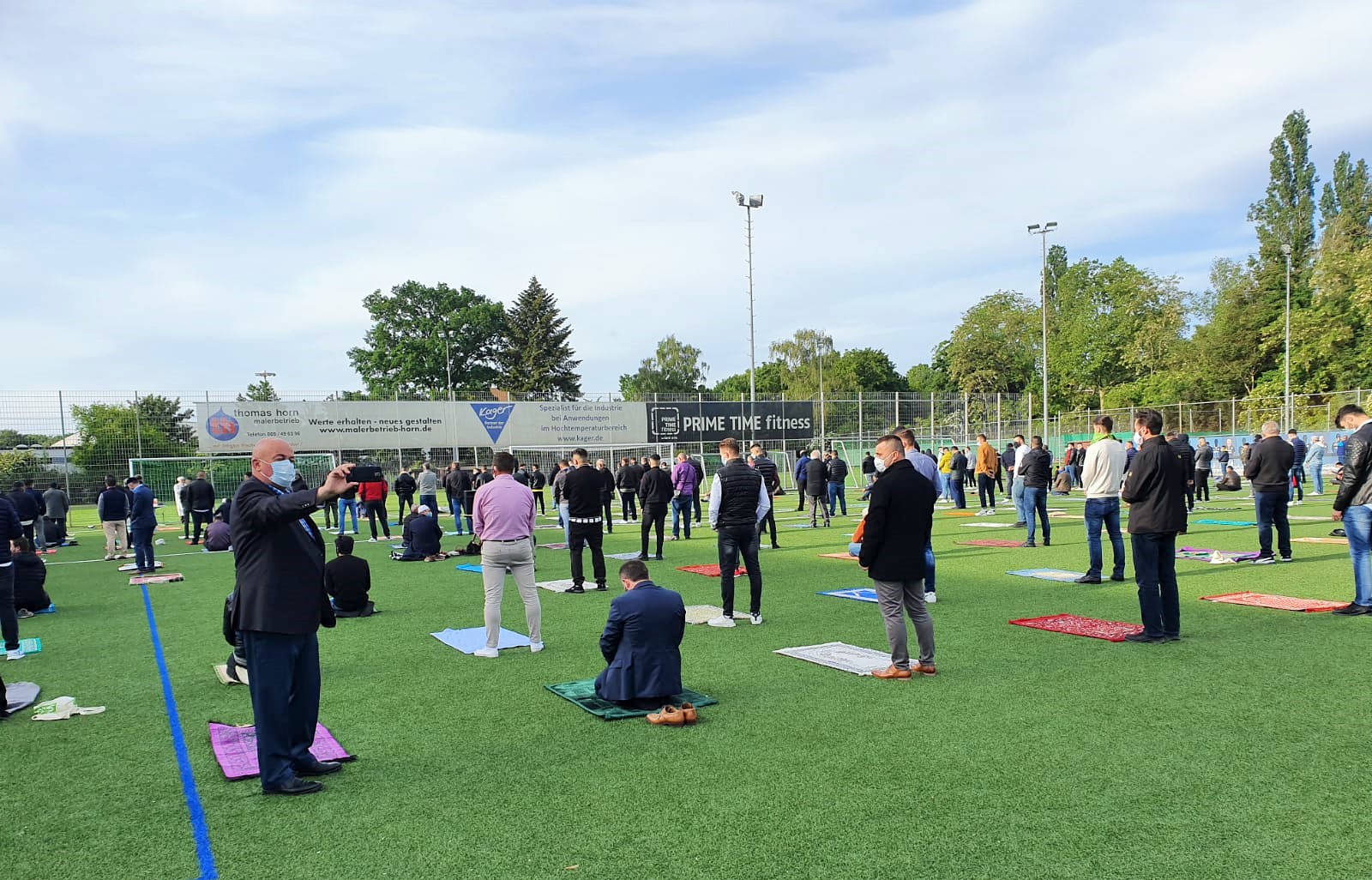 Furkan Vakfı, Almanya’daki bayram namazı fotosuyla AKP’ye cevap verdi