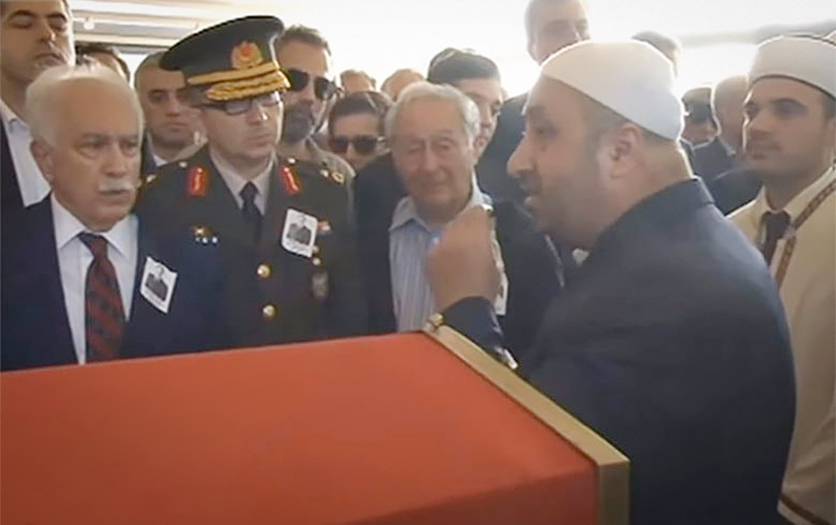 Döngeloğlu, Korona’dan öldü: Masum insanlara;‘Köpek leşi gibi gömülüp gittiler’ demişti