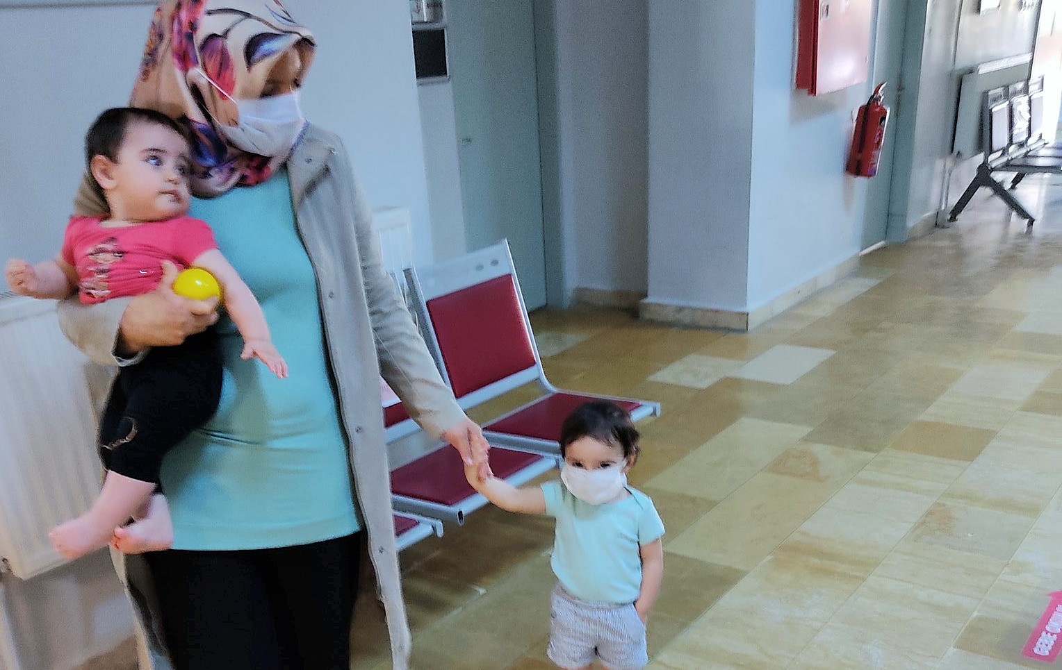 Savcı gözaltına aldırdığı annenin bebeklerini Çocuk Esirgeme’ye göndermeye çalıştı