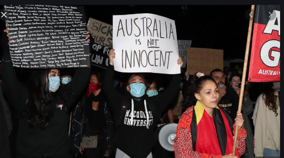 Melbourne’da on binler ırkçılık ve ayırımcılığı protesto etti