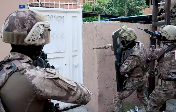 Utanç operasyonunda akıl almaz soru: Şu kişiyle neden AVM’ye gittin