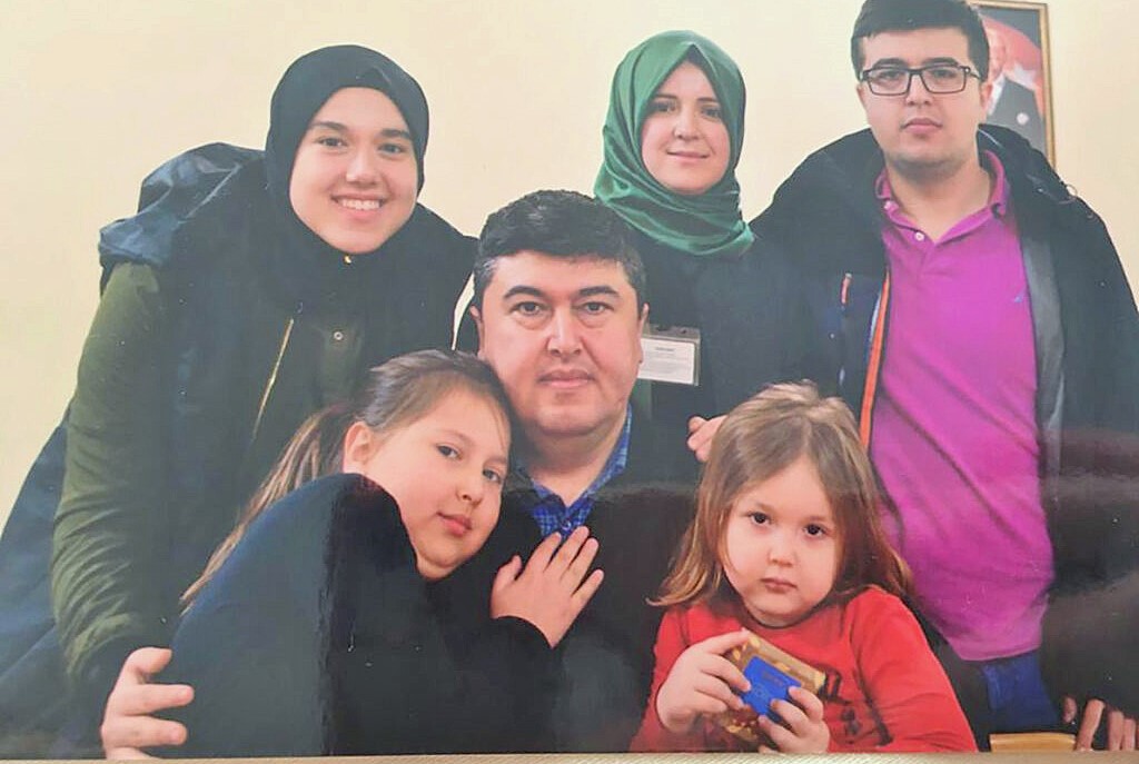 Tutuklu Gazeteci Çümen: Açık görüş yasağı işkenceye dönüştü, çocuklarıma sarılmak istiyorum