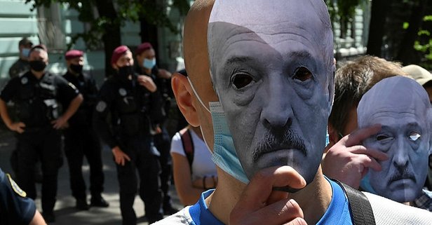 Binlerce kişi  Lukaşenko’nun doğum gününde ona seslendi: Yargılanacaksın!