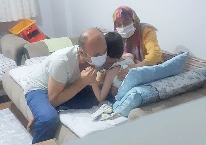 6 yaşındaki  Selman babasına kavuştu