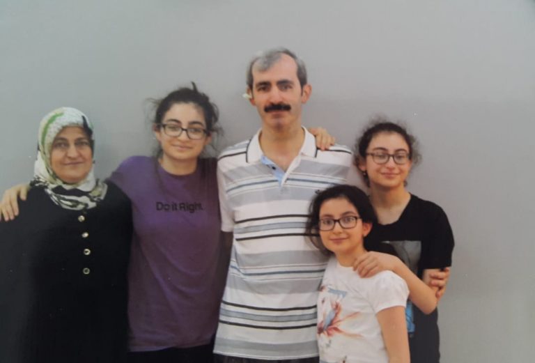 Ailesi duruma isyan ediyor: Koğuş arkadaşlarına moral verdiği için 4 yıldır hücrede tutuluyor!