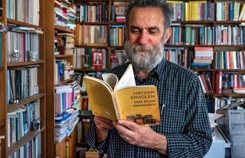 Şair Ergülen’den AKP pişmanlığı: Herkesin özür dilemesi gerekiyor, kendi adıma özür diliyorum