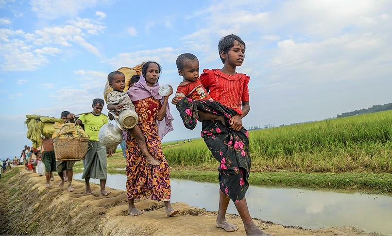 Myanmarlı askerler Arakanlı Müslümanlara soykırım yaptıklarını itiraf etti