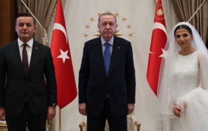 Sheraton’da düğün yapan Rejimin Başsavcısı Saray’a “el öpmeye” çıktı