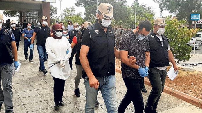 Gözaltındaki avukatların yakınları aranıyor: ‘Kesin tutuklanacaklar; karşılığını verin kurtaralım!’