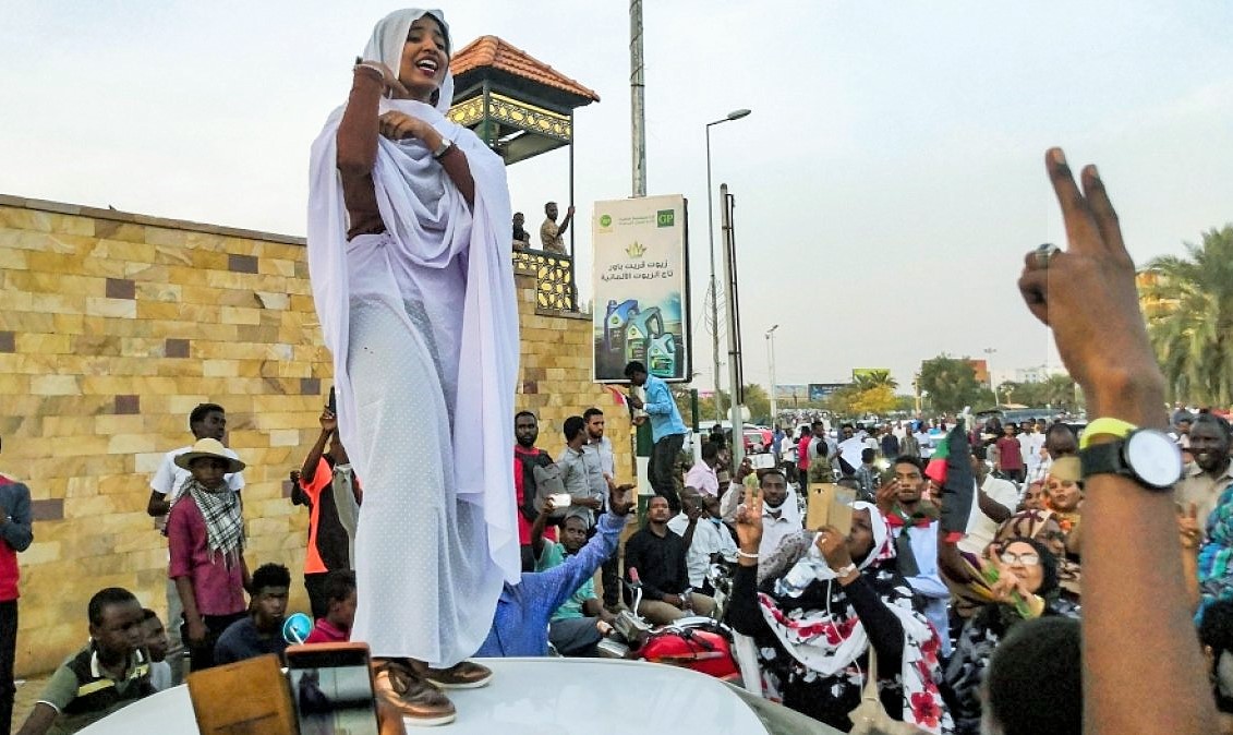 Sudan’da 30 yıllık İslami yönetim sona erdi! Ülke laikliğe geçiyor