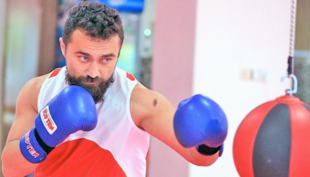 Almanya’da ölüm tehlikesi atlatan şampiyon boksör Ünsal Arık: Bu saatten sonra ya onlar ya ben!