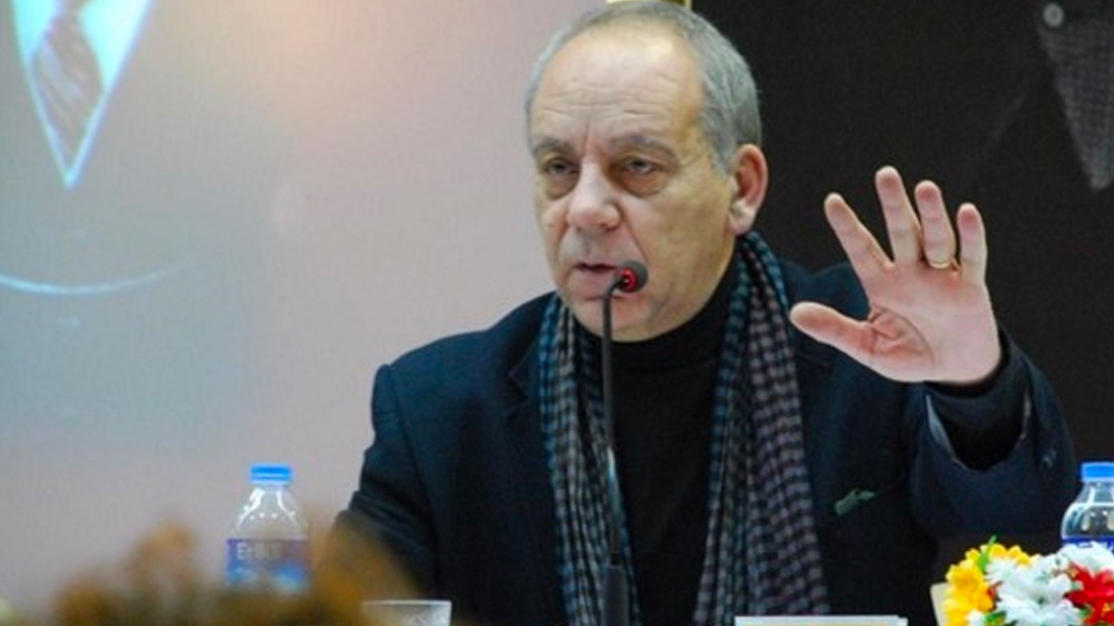 Yazar Bekir Coşkun hayatını kaybetti