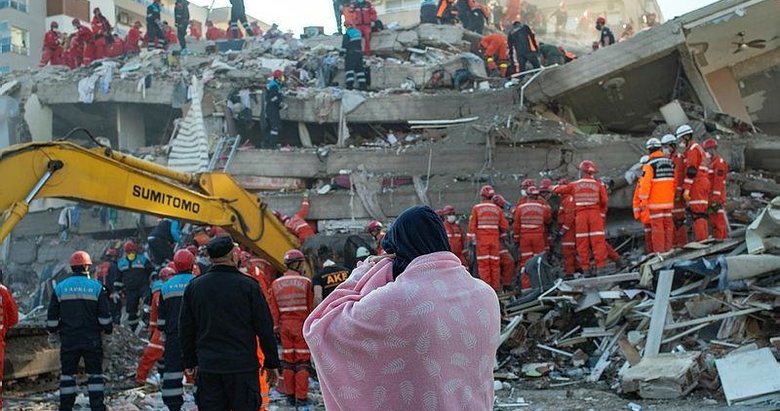 AFAD, ilk günden vatandaştan yardım istedi: Battaniye, gıda yok!