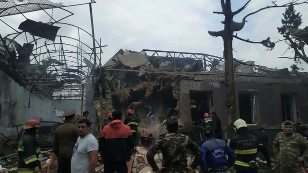 Ermenistan, Azerbaycan’ın ikinci büyük şehri Gence’yi vurdu