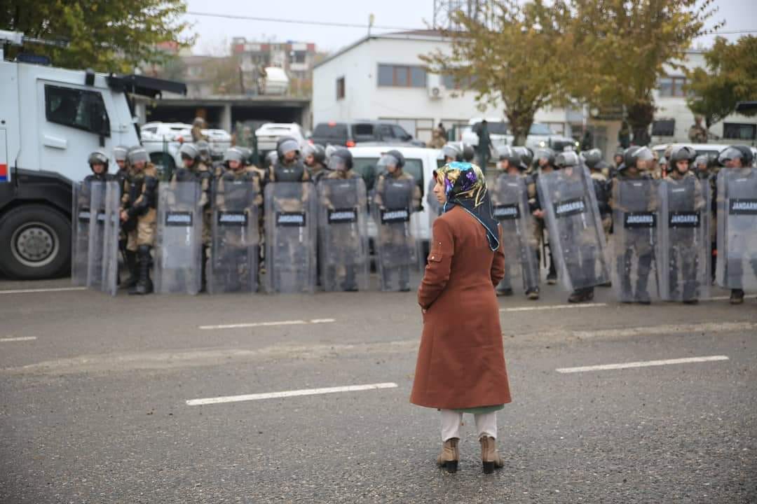 Nusaybin’de gözaltına alınan kadınların çoğu yaşlı ve hasta