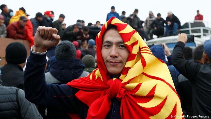 Bişkek’te olağanüstü hâl: Devlet Başkanı Ceenbekov, hükümeti görevden aldı