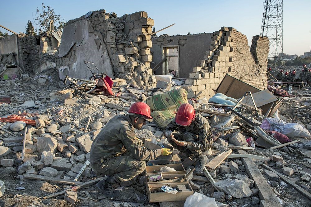 Ermenistan yine Gence’yi vurdu: 13 sivil hayatını kaybetti, 40 yaralı