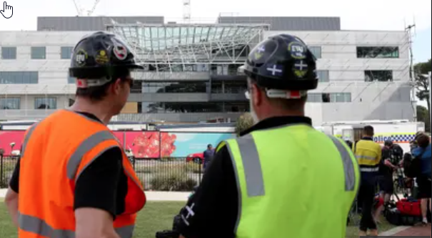 Batı Avustralya üniversite çatısı çöktü : 1 ölü