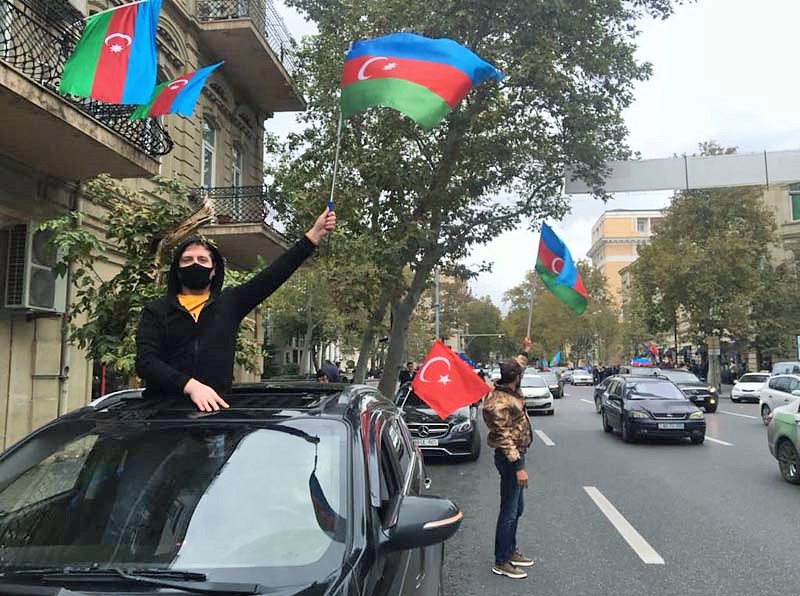 Şuşa zaferi Azerbaycan halkını sokağa döktü