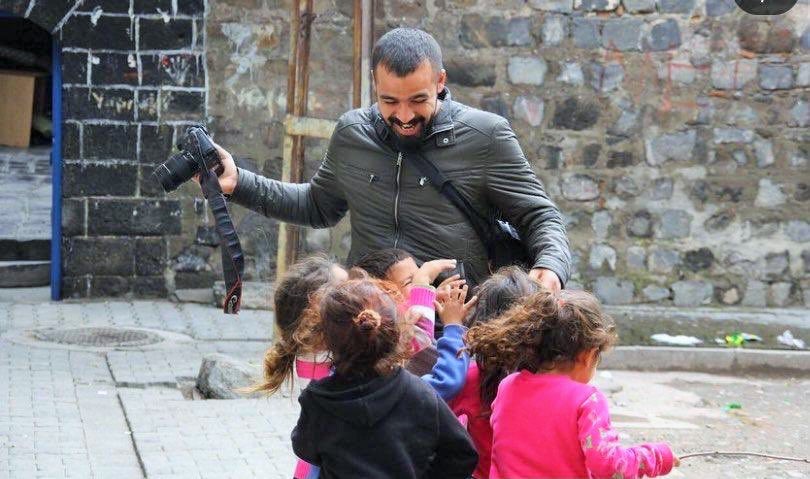 Türkiye’ye iade edilmek için gözaltına alınan gazeteci Nuri Akman serbest bırakıldı