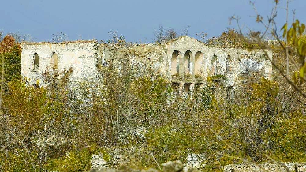 Tarihi yapılar kullanılamaz halde: Karabağ işgalinde, Hacı Ali Ekber Cami de yok edildi