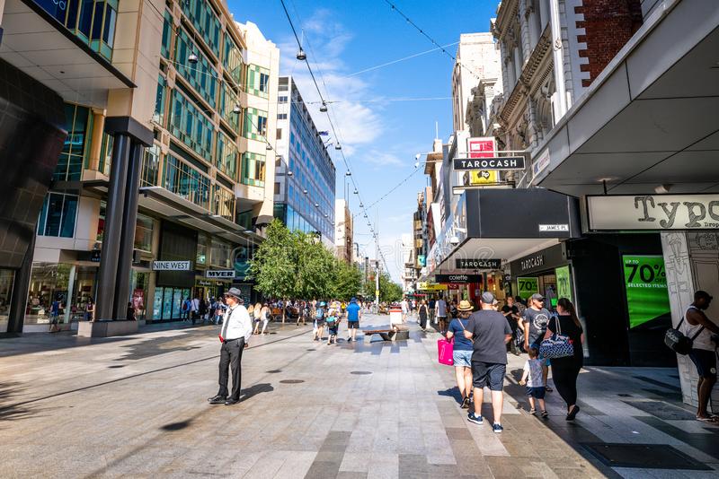 Güney Avustralya’da 6 günlük karantina başladı, sokaklar boş kaldı