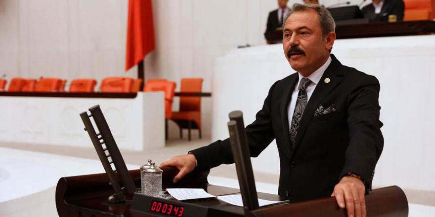 ‘Kuru ekmek yiyorsa aç değildir’ diyen AKP’li: Yediği kebapların parasını belediyeye ödetmiş!