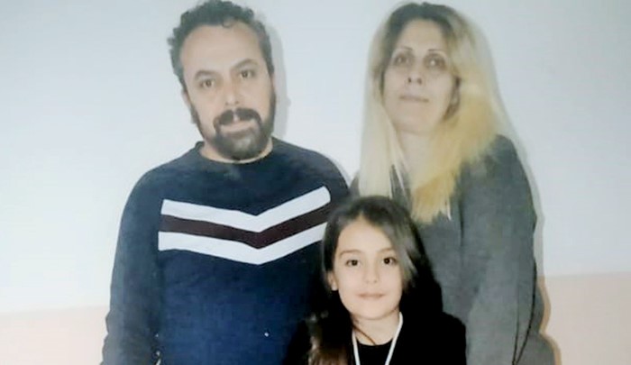 Ayşegül Karaturgut: Eşim cezaevinde kanser, ölünce mi tahliye edeceksiniz?