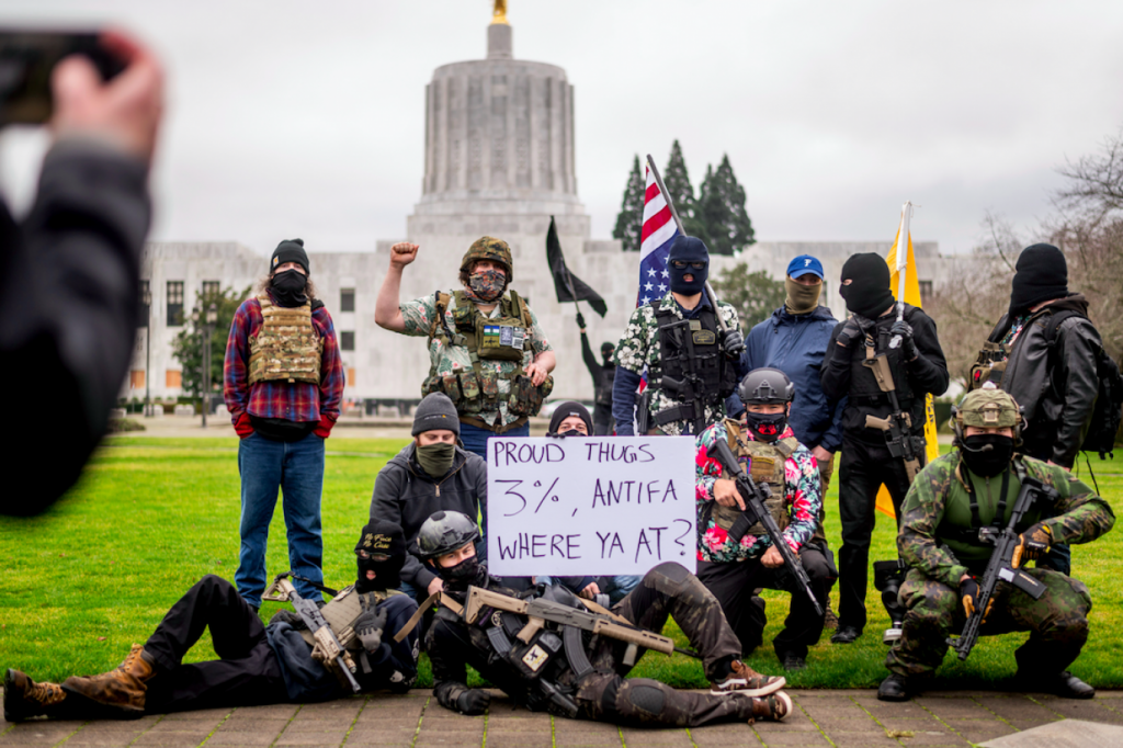 Trump’ın silahlı çeteleri eyalet meclislerinde: Ya özgürlük ya ölüm