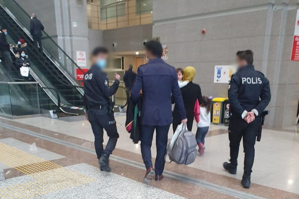 ‘Kaçma şüphesi’gerekçe: 1,5 yaşında bebeğin önce babası, sonra da annesi tutuklandı