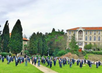 Saray’a  açık mektup: Siz padişah değilsiniz, biz de tebaanız değiliz