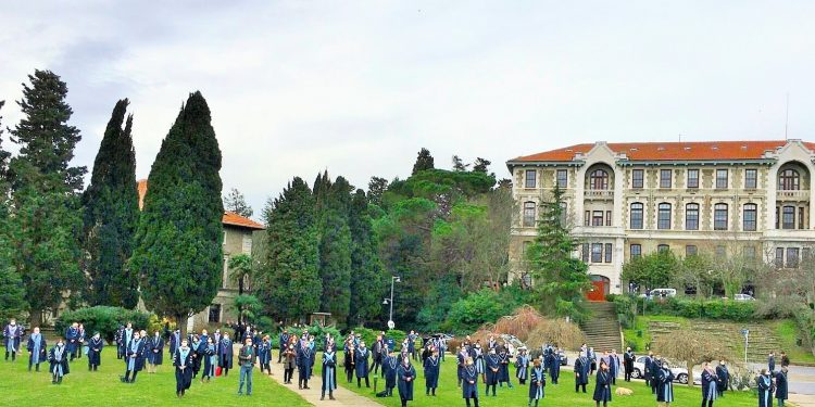 Saray’a  açık mektup: Siz padişah değilsiniz, biz de tebaanız değiliz