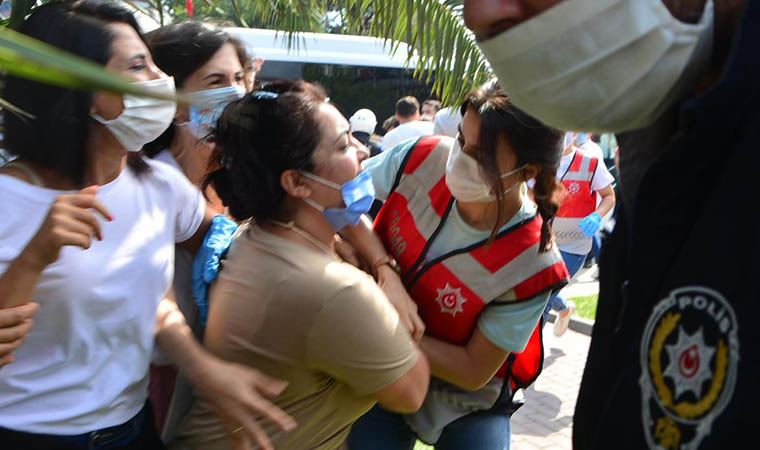 Polis Boğaziçi Üniversitesi’ni bastı: Çok sayıda öğrenci gözaltına alındı