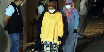 İşte kanıtı AKP’li Özlem Zengin:  Ömer Faruk Gergerlioğlu çıplak aramayı belgeledi