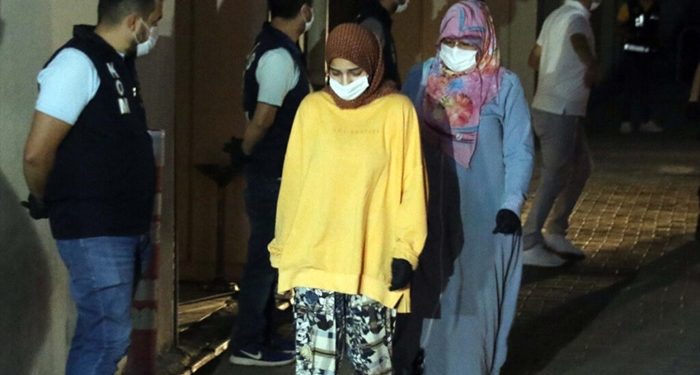 İşte kanıtı AKP’li Özlem Zengin:  Ömer Faruk Gergerlioğlu çıplak aramayı belgeledi