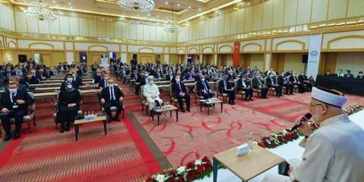 ‘Cemaat’e lüks ve şatafattan kaçının’ diyen Diyanet’ten 5 yıldızlı lüks otelde toplantı