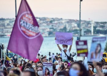 İstanbul Sözleşmesi’ne tepkiler devam diyor: Türkiye,kadına yönelik şiddette OECD ülkeleri arasında zirvede