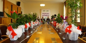 Gergerlioğlu’na ‘Seninleyiz’ çiçekleri