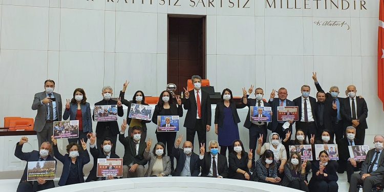 AKP ve MHP Genel Kurul’dan çıktı: ‘TBMM’yi terk etmiyoruz’