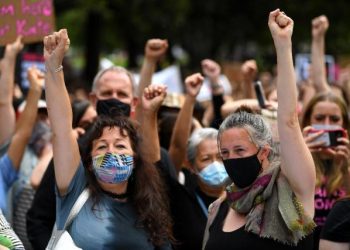Canberra’da kadına şiddet protesto edildi: 900 kadın mağdurun adının yazıldığı pankart açıldı
