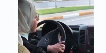 AKP’li vekil Ravza Kavakcı Kan ‘hiç kullanmadım’ dediği Mercedes araçla videosu ortayı çıktı