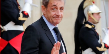 Fransa tarihinde bir ilk: Sarkozy yolsuzluktan mahkum oldu