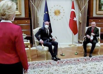 Von der Leyen: Ankara’daki koltuk krizi kadınlara eşit davranılmadığını gösterdi