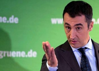 Cem Özdemir: Türkiye, Demirtaş’ı cezaevinden çıkarmıyorsa bunun bedeli olmalı
